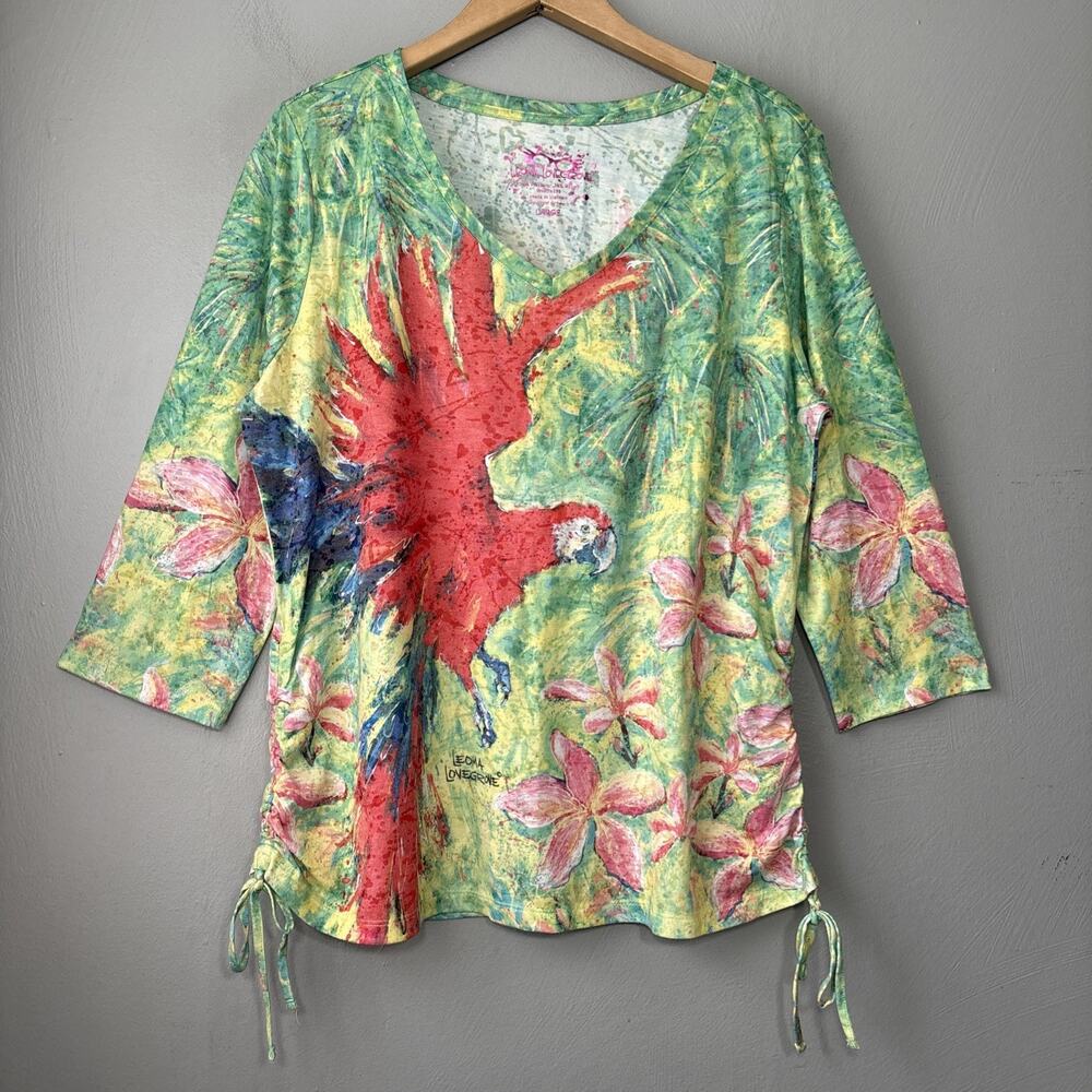 Leoma Lovegrove Knit Top Size Large Hawaiian Tropical Parrot Resort Vacation Tee